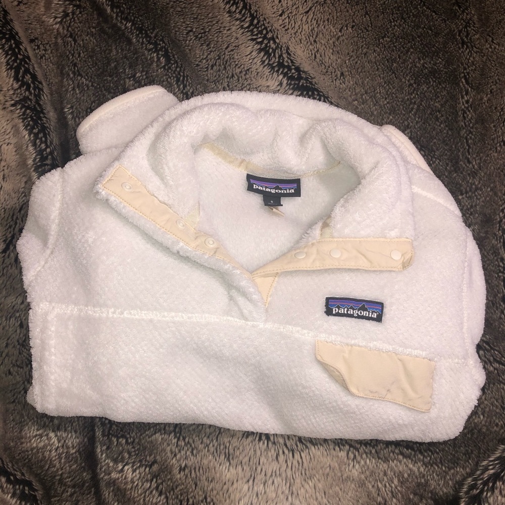Patagonia Women’s White Fleece Pullover